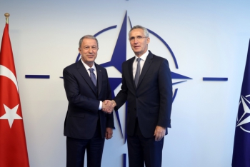 Bakan Akar, NATO Genel Sekreteri Stoltenberg ile görüştü