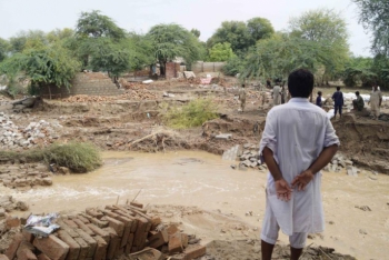 Pakistan'daki sellerde 2 ayda 777 kişi öldü, 300 bin kişi evsiz kaldı