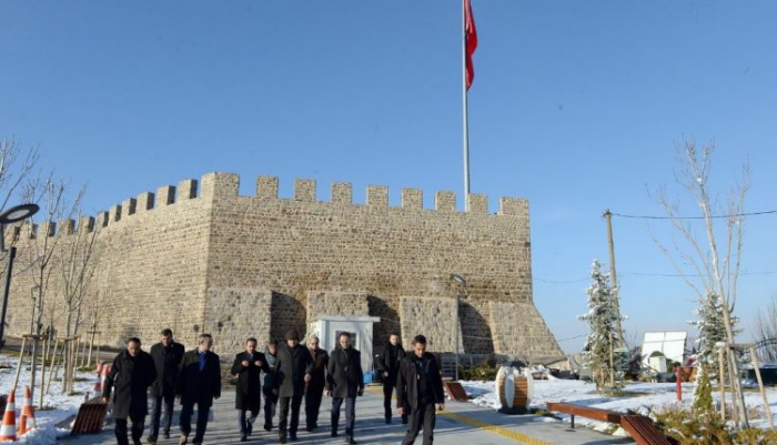 Kale ve civarı Erzurum’un Sultanahmet Meydanı olacak