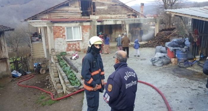 Kalorifer kazanı patladı saçları yanarak kurtuldu