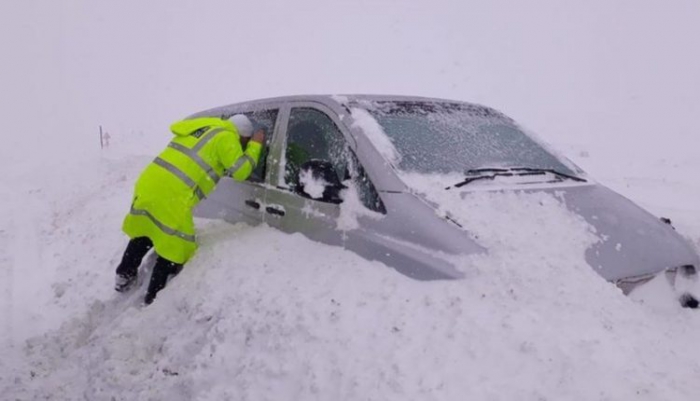 Kar ve tipinin etkili olduğu Doğu Anadolu’da yollar ulaşıma kapandı 