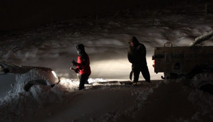 Karda mahsur kalan vatandaşın yardıma Off-Road ekibi koştu