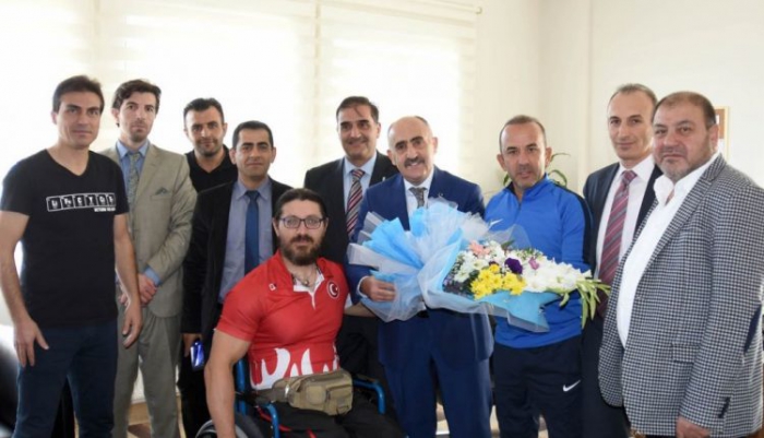 Kent Konseyi’nden B.B. Erzurumspor Teknik Direktörü Özdilek’e hayırlı olsun ziyareti 