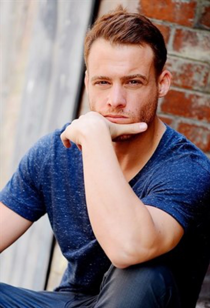 Kerem Bursin Kimdir?