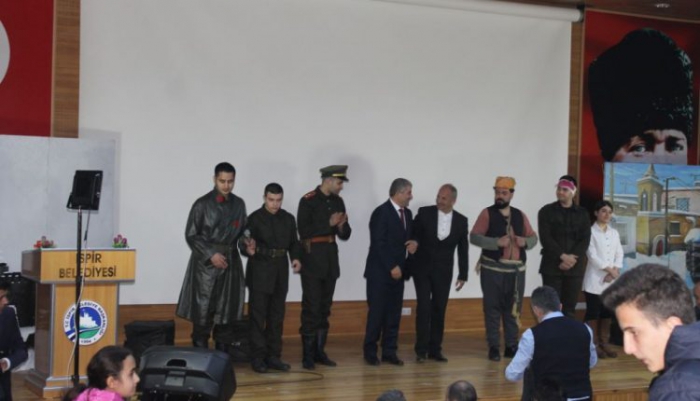 Kurtuluş destanı sahneleniyor
