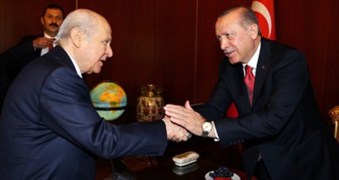 Meclis'te sürpriz görüşme