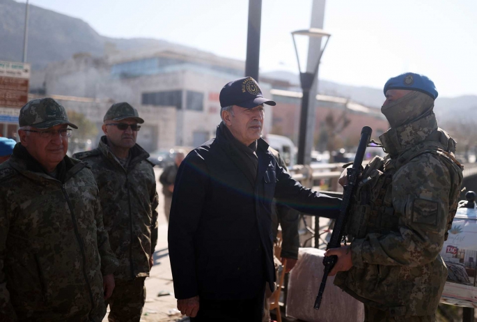 Millî Savunma Bakanı Hulusi Akar, Antakya’da Mehmetçiğin Çadır Kurma ve Güvenlik Faaliyetlerini Denetledi