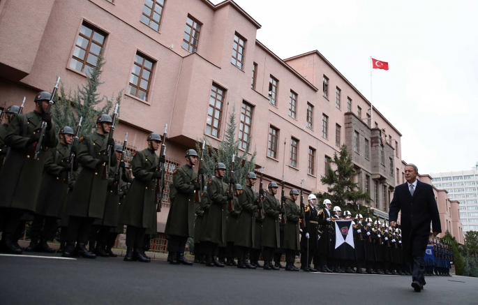 Millî Savunma Bakanı Hulusi Akar, Kongo Demokratik Cumhuriyeti Millî Savunma ve Eski Savaşçılar Bakanı Gilbert Kabanda Kurhenga ile Görüştü