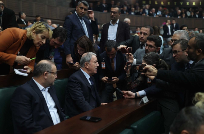 Millî Savunma Bakanı Hulusi Akar, TBMM’de Gazetecilerin Gündeme Dair Sorularını Yanıtladı