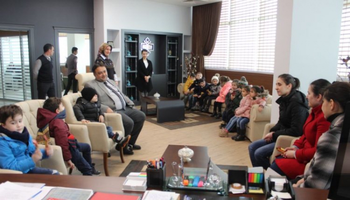 MİNİKLERDEN SAĞLIKÇI BÜYÜKLERİNE JEST.