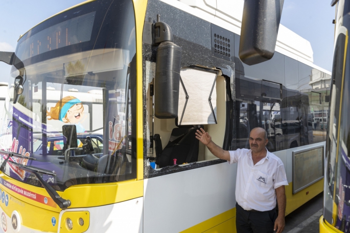 Öfkeli yolcu, otobüs şoförüne korku dolu anlar yaşattı