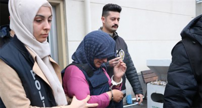 Oğlunu boğarak öldüren anne tutuklandı