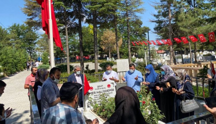 Ömer Halisdemir’in kabri, ziyaretçi akınına uğruyor