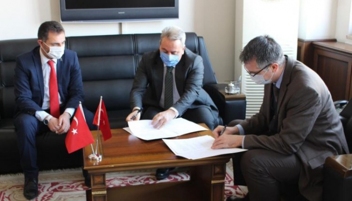 Örnek proje için imzalar atıldı