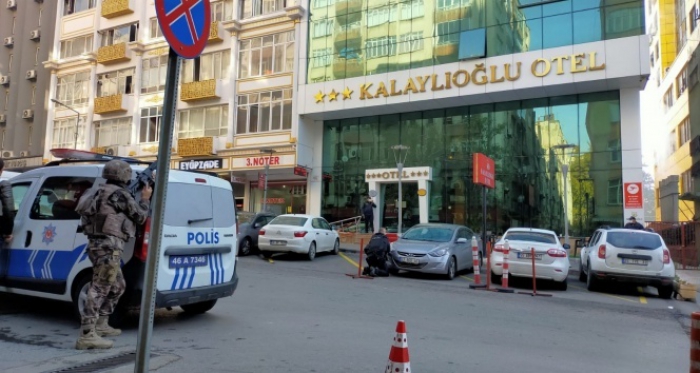 Otelde silahlı saldırı! 1 polis şehit