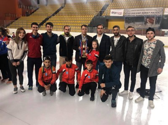 Palandöken Belediyesi short track sporcuları Türkiye’de bir numara