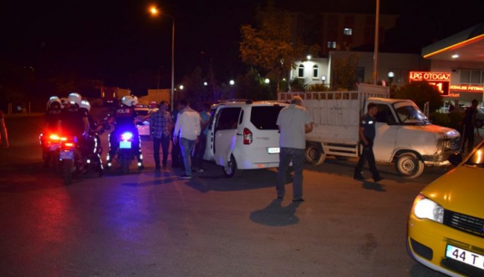 Polis rögar kapağı hırsızlarını kıskıvrak yakaladı 