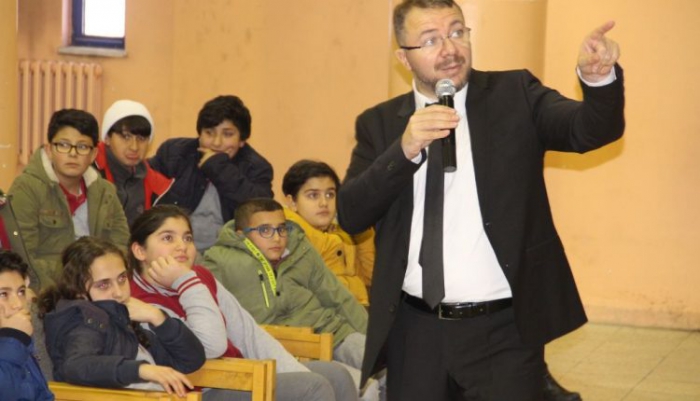 Prof. Dr. Türkez ortaokul öğrencilerine ‘bor’u anlattı