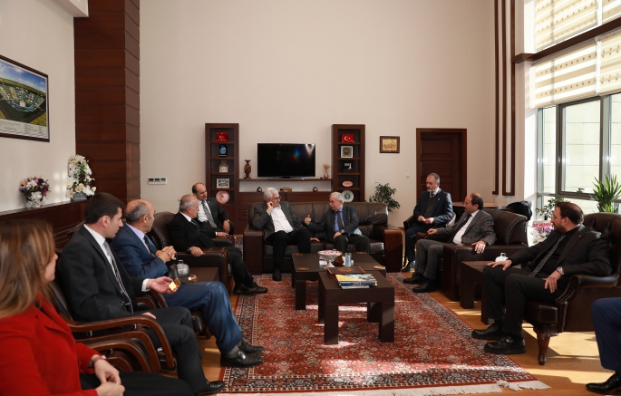 Rektör Çomaklı’dan Mevkidaşı Çakmak’a Hayırlı Olsun Ziyareti