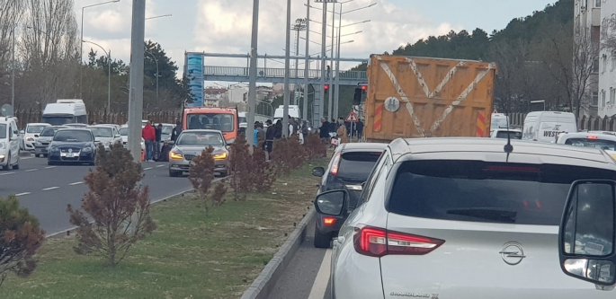 Son Dakika ; Erzurum Feci Kaza İki Öğrenci Ağır Yaralandı