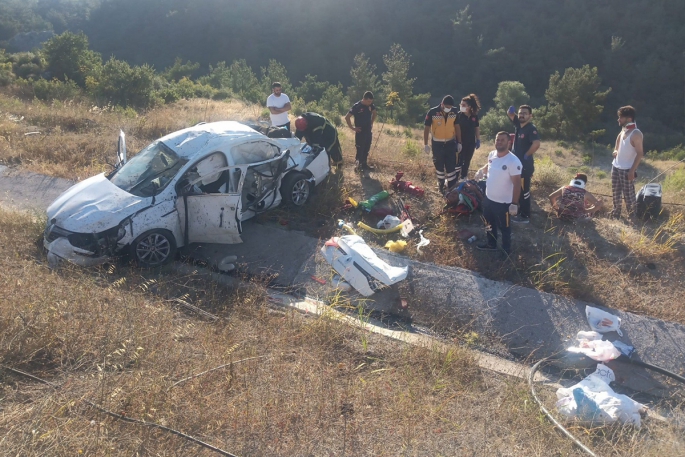 Trafik kazası: 3'ü ağır 5 yaralı