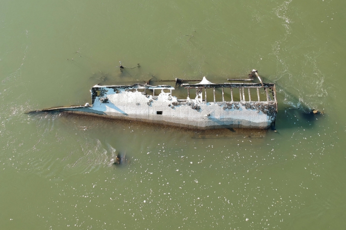 Tuna Nehri'ni kuraklık vurdu: 2. Dünya Savaşı'nda batan gemi ortaya çıktı