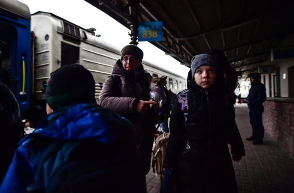 Türk vatandaşlarını taşıyan tahliye treni Çernihiv'e ulaştı