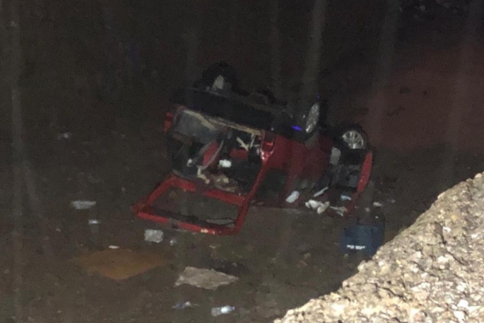 'U' dönüşü yapmak isteyen otomobil yol yapım inşaat alanına düştü: 3'ü çocuk 7 yaralı