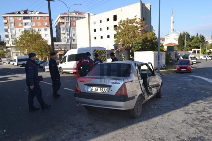 Üniversitelilerin derse yetişme telaşı kazayla bitti: 5 yaralı