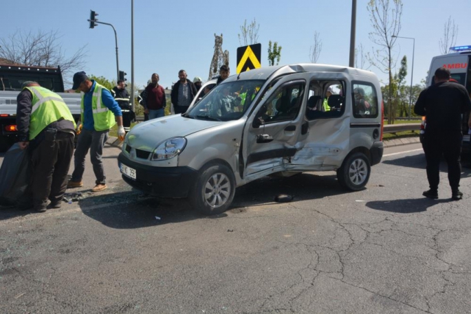 Ünlü oyuncunun kız kardeşi ve babası kaza yaptı: Kazada 3 kişi hafif yaralandı