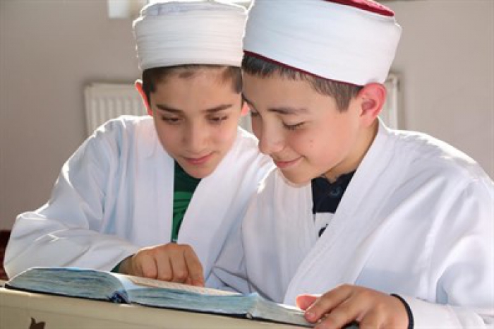 Vuslat Derneği, ücretsiz İslami eğitim veriyor