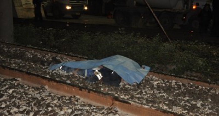 Yük treni miksere çarptı: 1 ölü