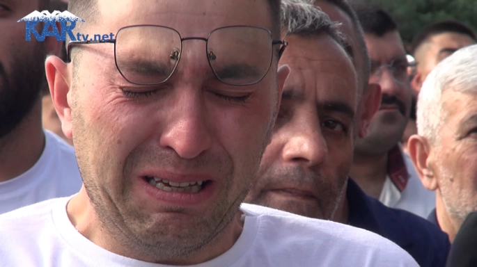 Zafer Lömenler ve Taner Şanlı’nın Son Yolculuğunda Göz yaşları Dinmedi Erzurum’da Duygu Dolu Anlar > Tıkla İzle