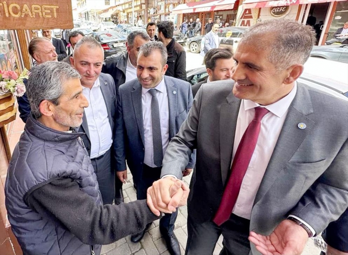 ZEKAİ KAYA NARMAN’DA SÖZÜ VERDİ: SÜMMANİ BABA’YI UNUTTURMAYACAĞIZ!