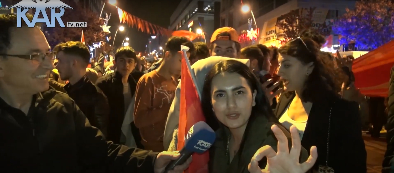 Cumhurbaşkanı Erdoğan Kazanınca Erzurum Sokaklara Döküldü