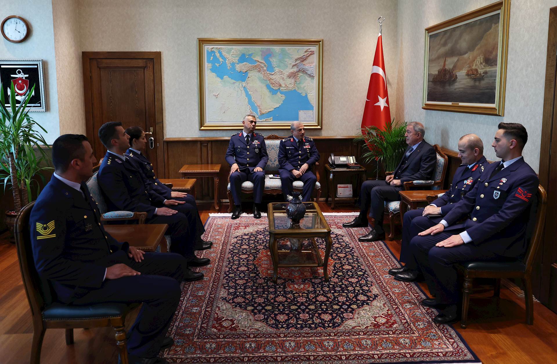 Millî Savunma Bakanı Hulusi Akar, Hava Kuvvetleri Komutanı Org. Atilla Gülan ve Hava Kuvvetleri Personelini Kabul Etti